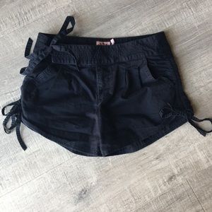 Juicy couture side tie pocket shorts